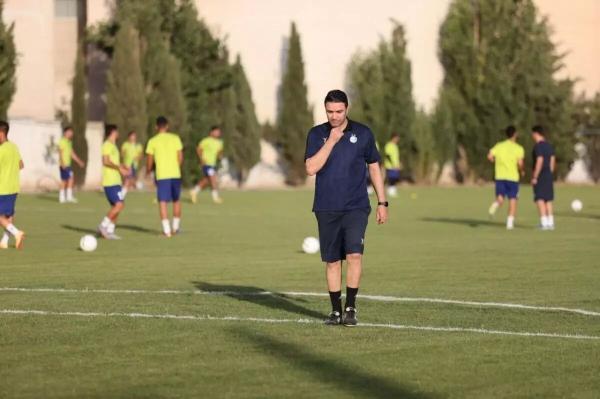 نکونام شانس حضور هافبک استقلال در تیم ملی را به صفر رساند